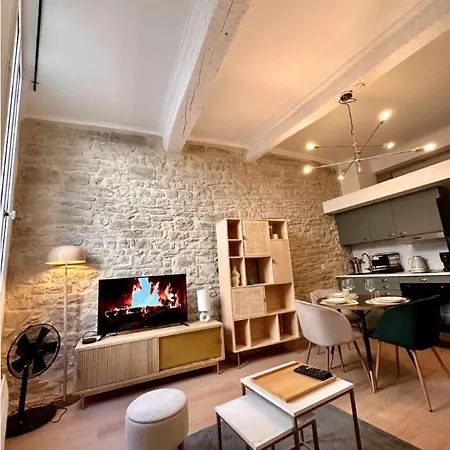 Appartement A Deux Pas Des Arenes De Nimes Exterior photo
