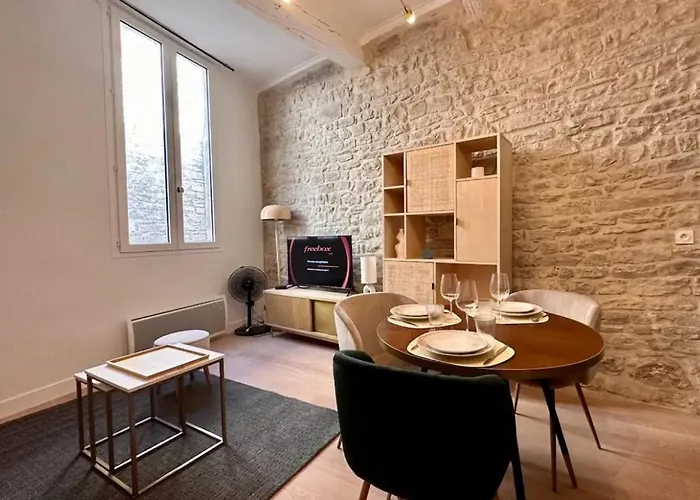 Appartement A Deux Pas Des Arenes De Nimes