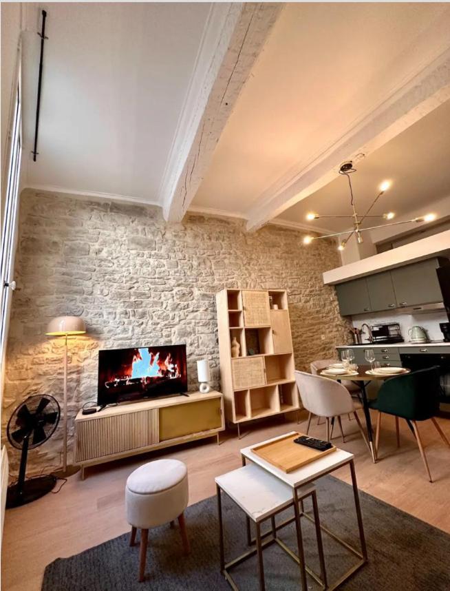A Deux Pas Des Arenes De * Nimes